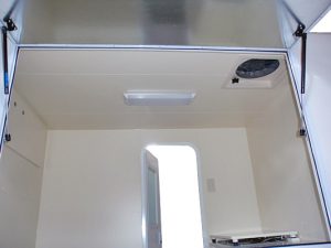 移動販売車,販売窓,RVドア,エントランスドア